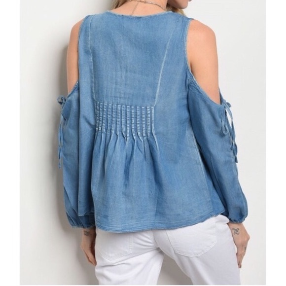 π Cold Shoulder Denim Tassel Top - Picture 2 of 6
